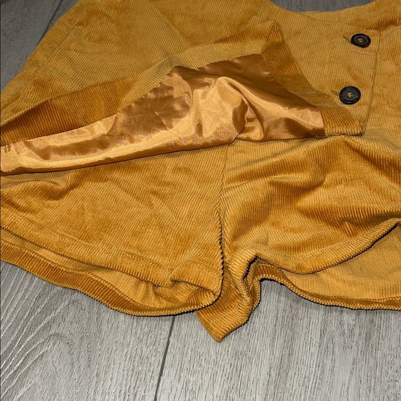 NWT Love Tree Golden Corduroy Skort with Button Accents size Large - Picture 3 of 9